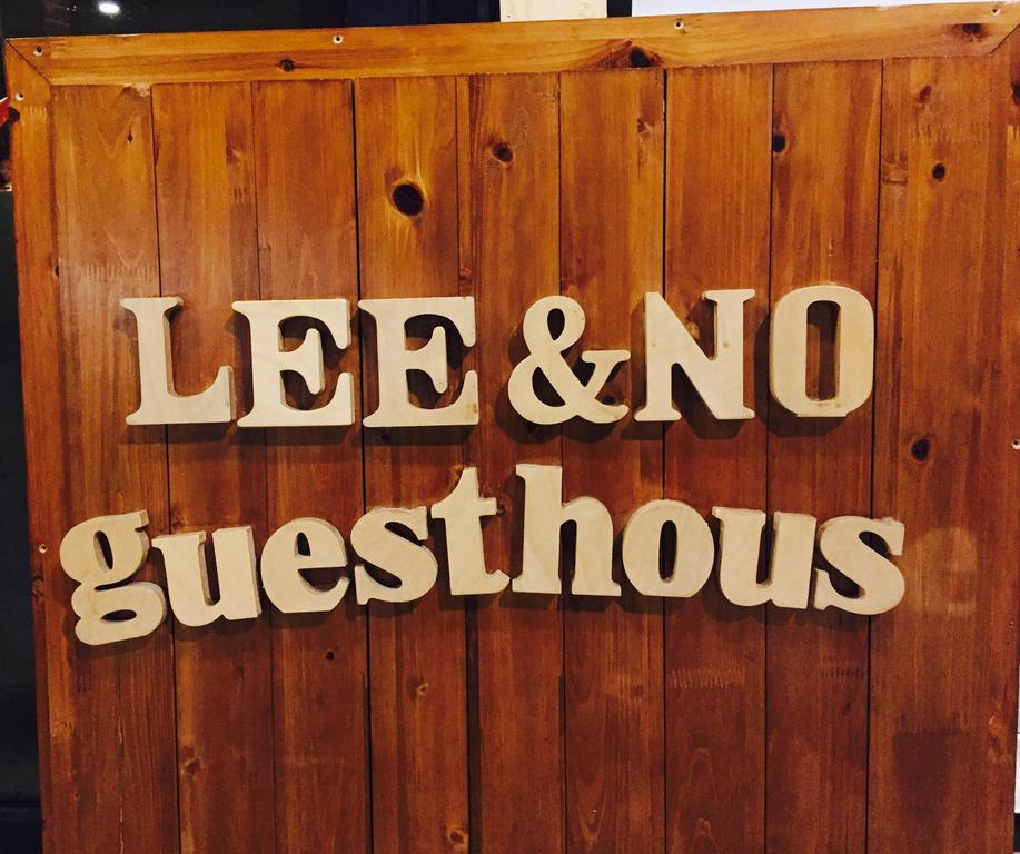 Lee & No Guesthouse Hongdae Сеул Экстерьер фото