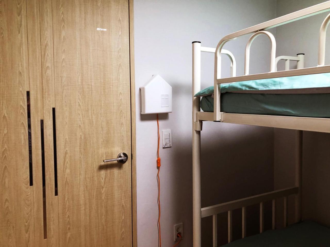 Lee & No Guesthouse Hongdae Сеул Экстерьер фото