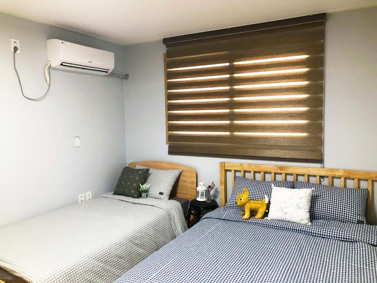 Lee & No Guesthouse Hongdae Сеул Экстерьер фото